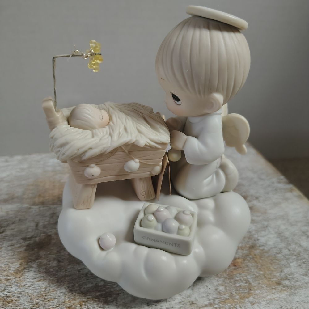Precious Moments Angelic Nativity Figurine in Cream and Tan
